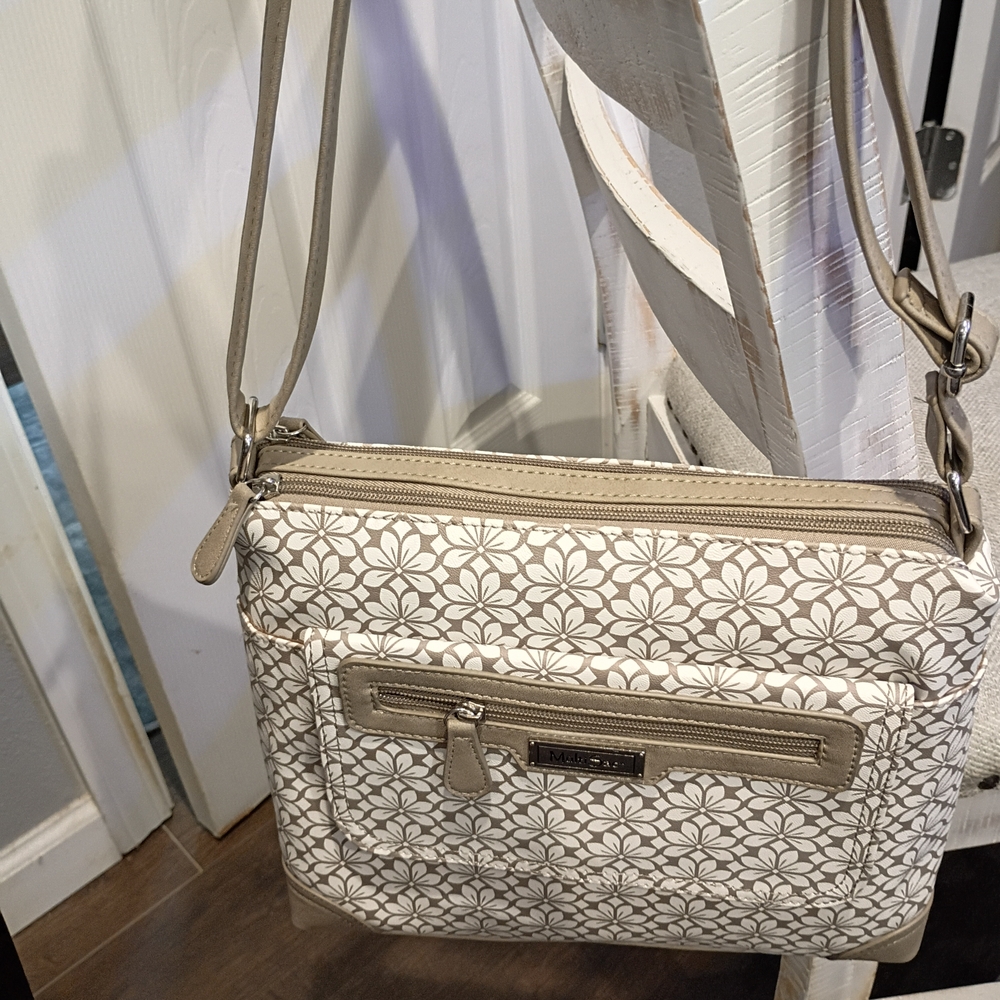 Elegant Floral Crossbody Bag in Cream and Tan